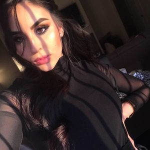 Meet your Posher, Angelica